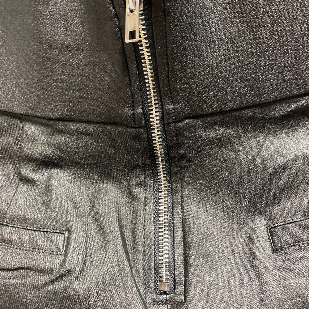 Asilio Black Garment - Picture 5 of 9